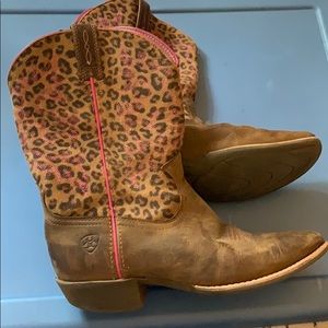 Ariat girls cowboy boots.